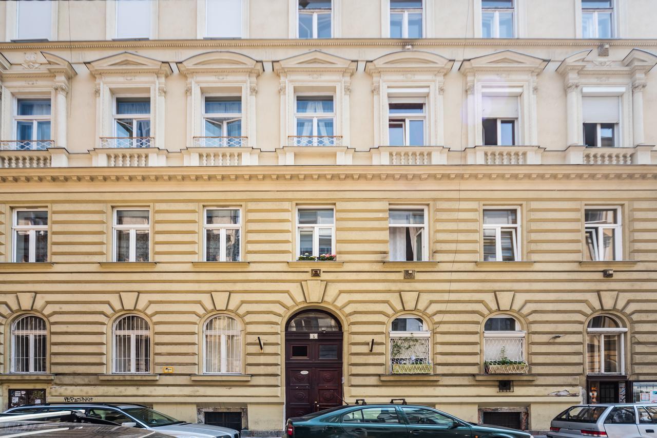 Nyar 3 Bedroom Centre Entire Home, Budapest